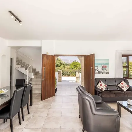 Evanthia Villa