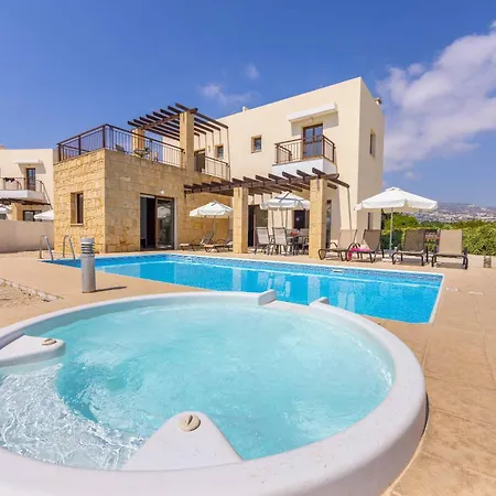 Evanthia Villa Peyia