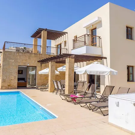 Evanthia Villa Peyia