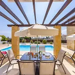 Evanthia Villa Peyia