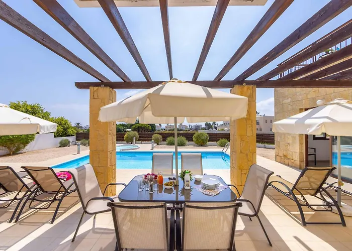 Evanthia Vila Pegeia