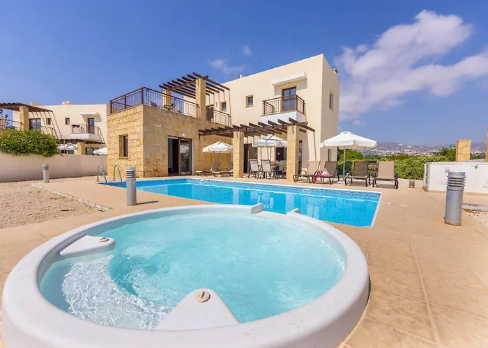 Evanthia Vila Pegeia